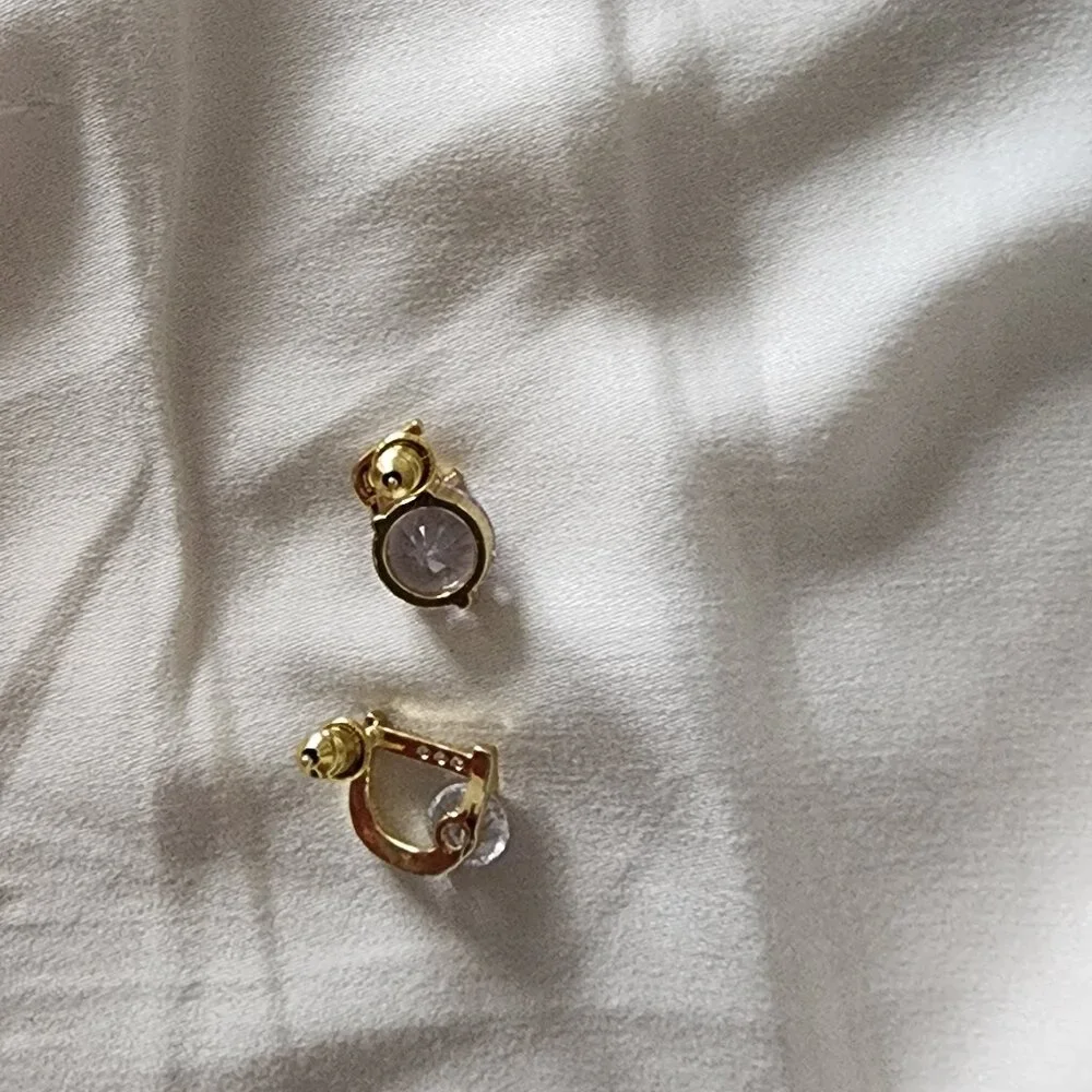 Earings - Picture 2 of 3